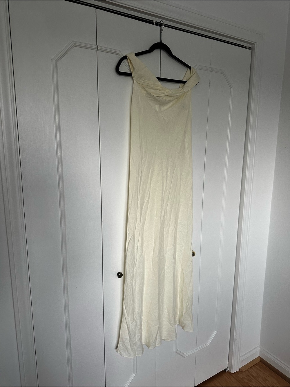 Elegant Cream Linen Off-Shoulder Maxi Dress